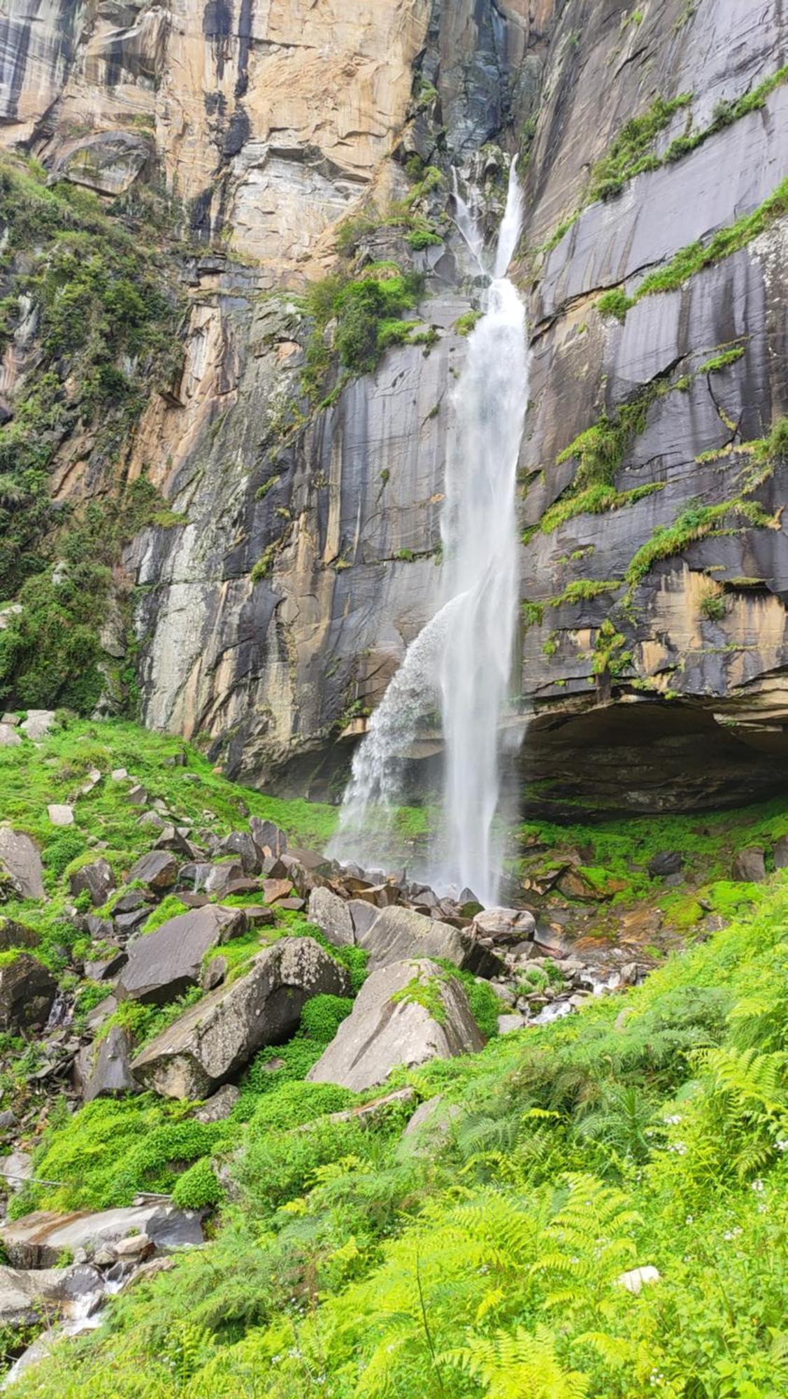 Wander Nest Luxurious With Mountain Peaks And Waterfall View 3* Manali (Himachal Pradesh)